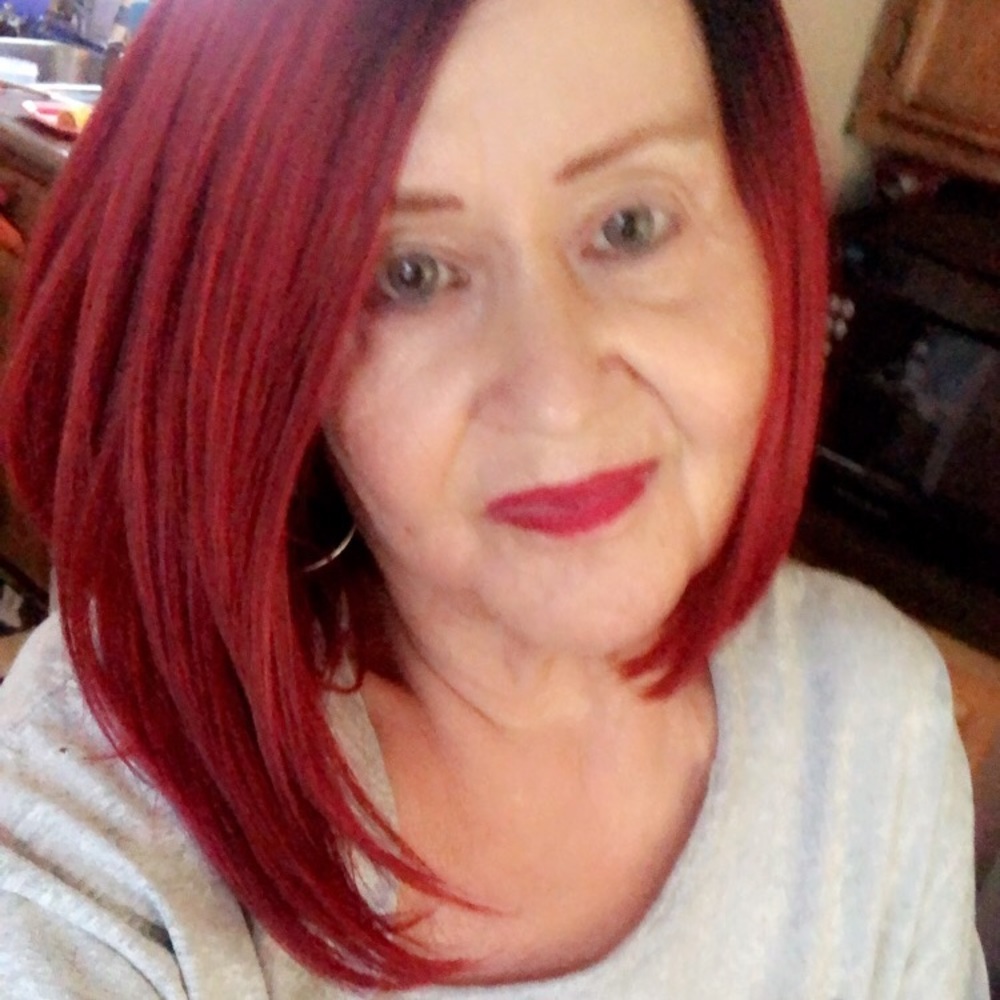 Meet your Posher, Moni